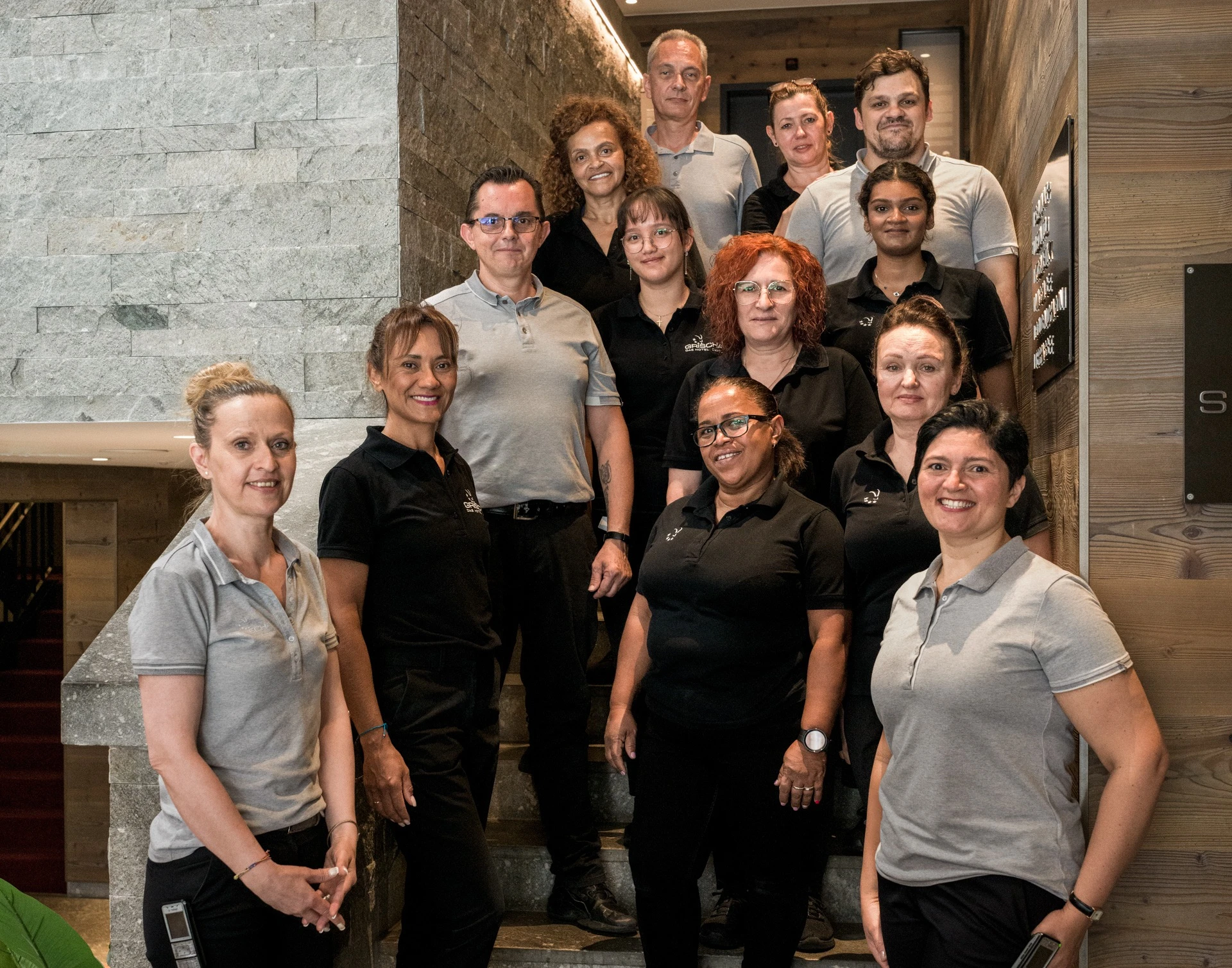 Gruppenbild des Housekeeping-Teams des Hotel Grischa
